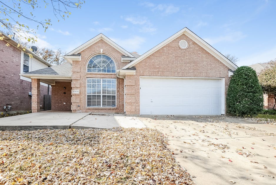 4409 Slick Rock Chase, Euless, TX 76040 Home for Rent 3 Beds, 2